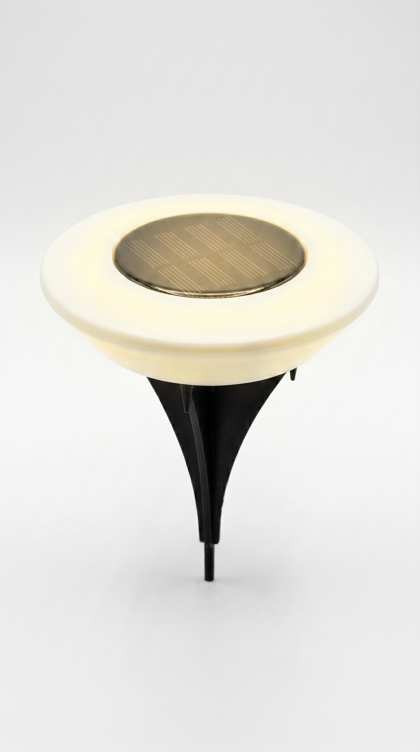 Aura-Disc – Architectural Flush Solar Ground Lights