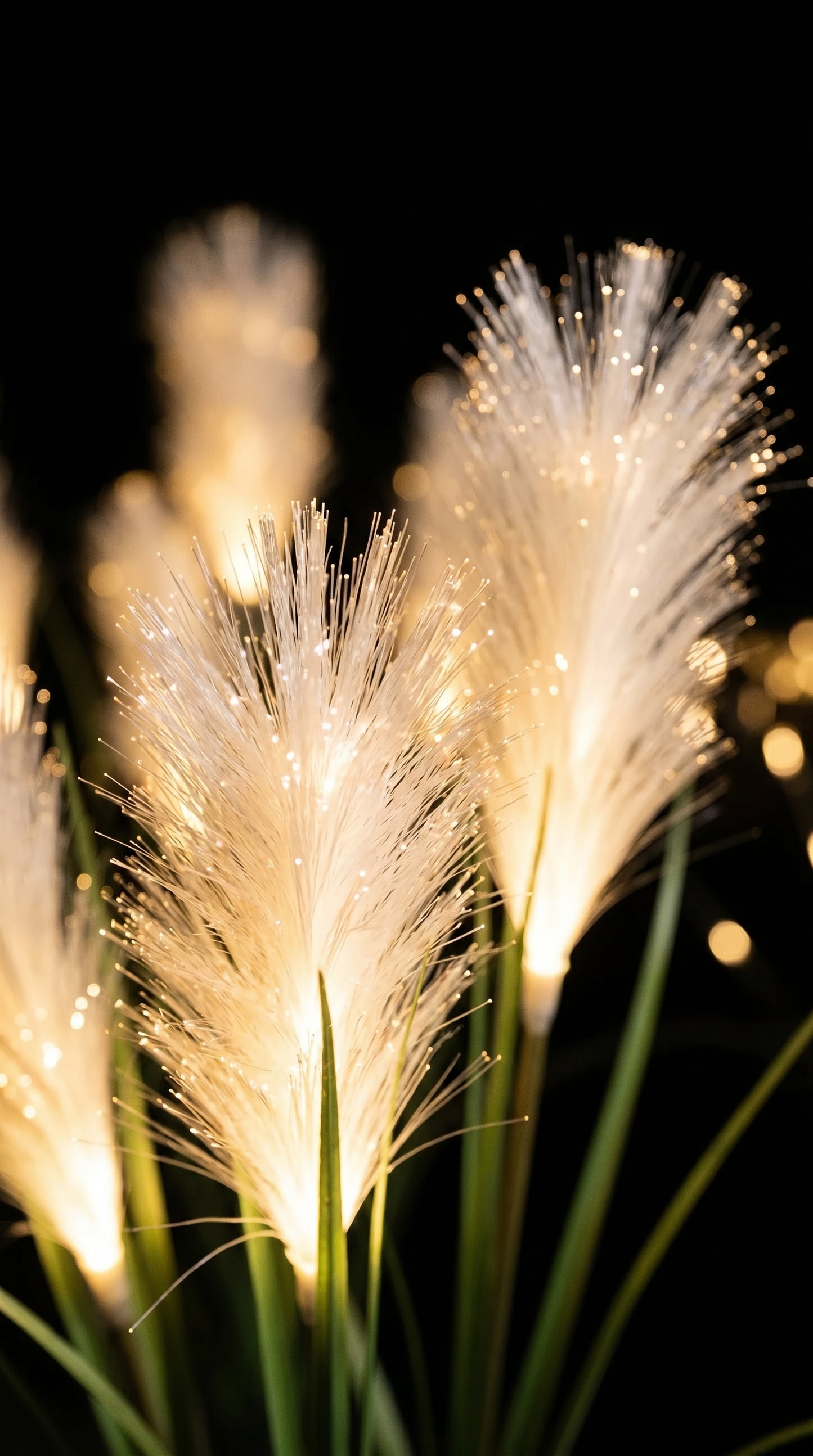 Reed-Aura – Architectural Fiber Optic Landscape Sculpture