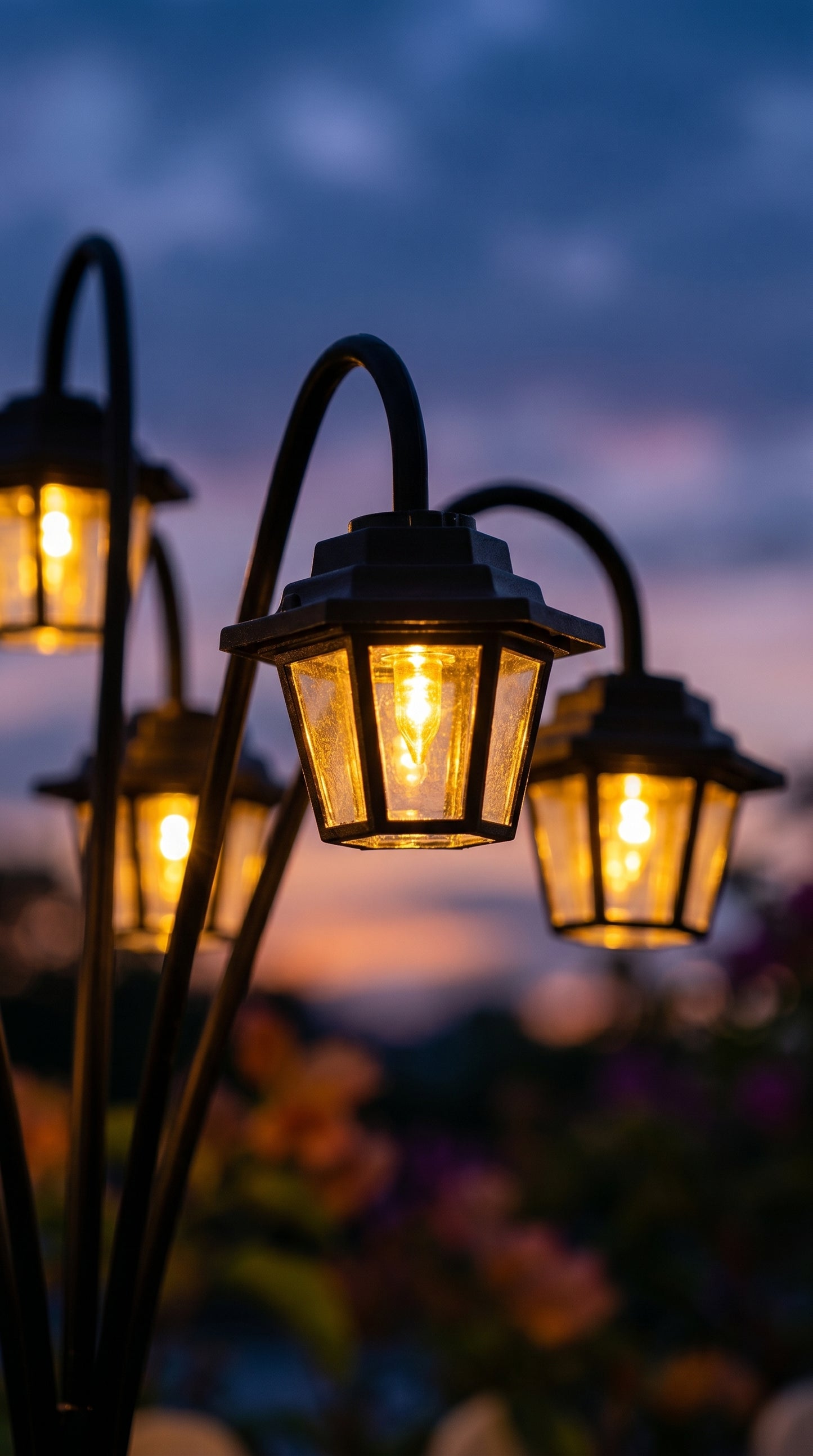 Aura-Heritage – Architectural Retro Solar Lantern