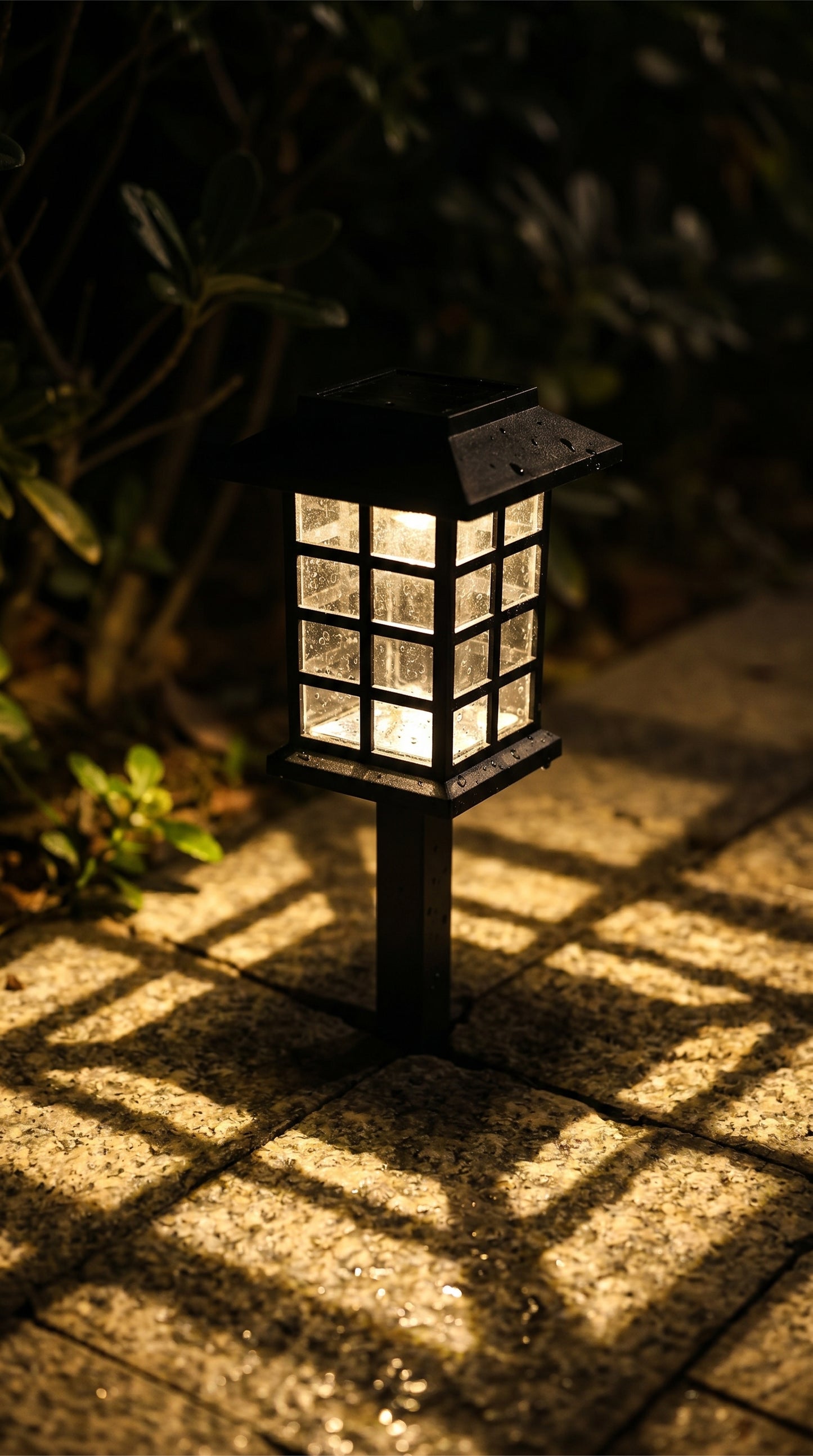 Aura-Mosaic – Patterned Solar Pathway Lights (8-Pack)