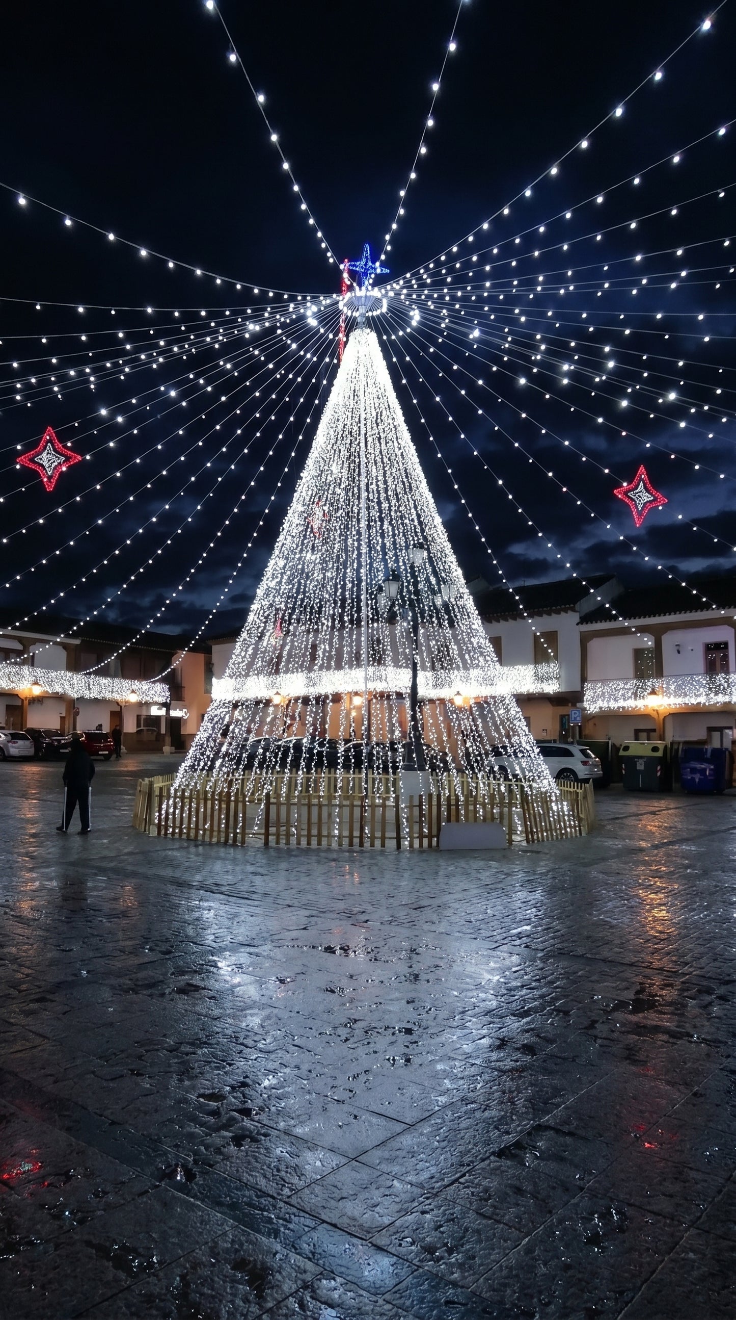 Aura-Glisten – Architectural Solar Fairy Lights